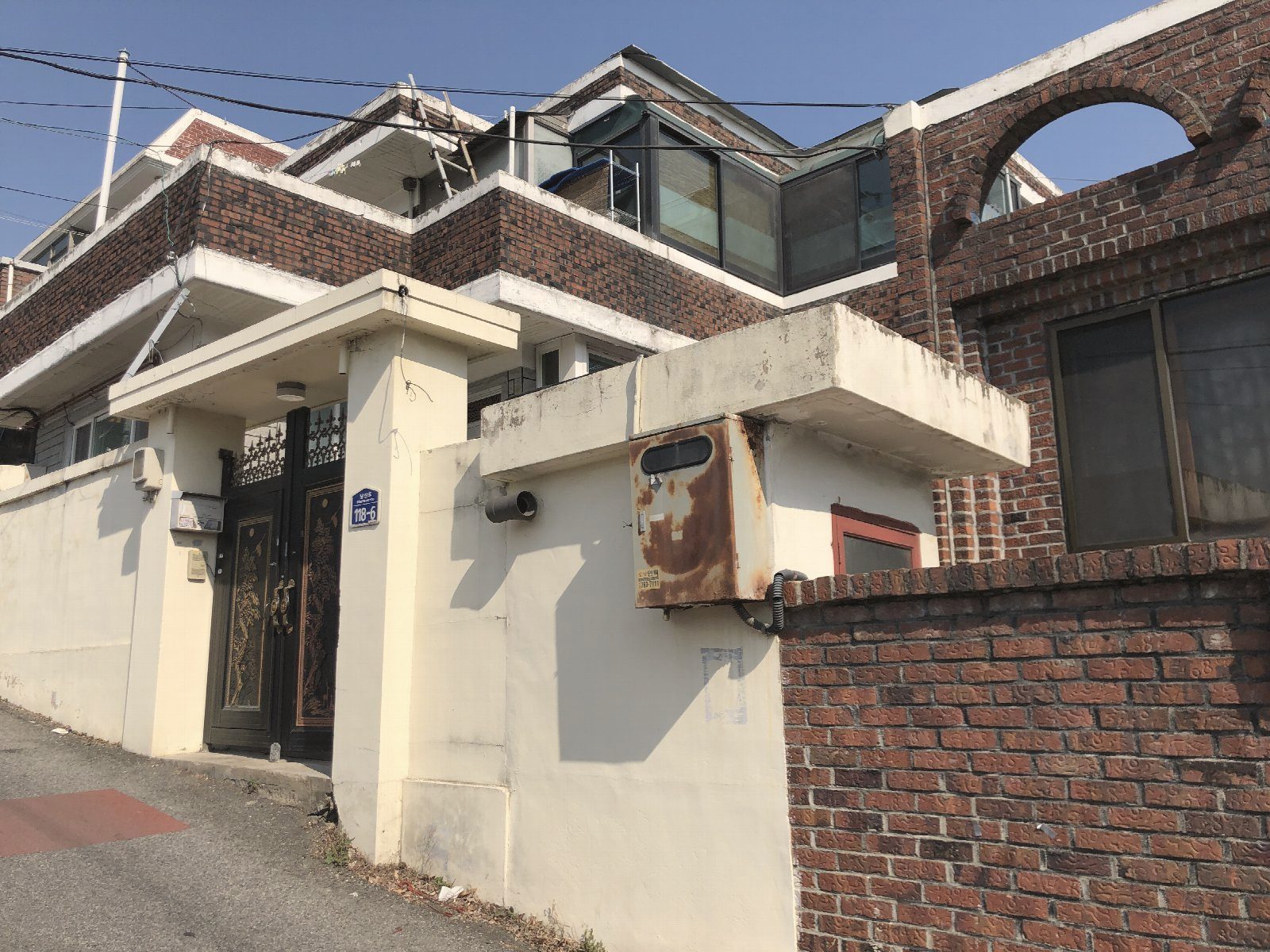 서울 단독주택 외관 — 위반건축물 양성화 대상 예시